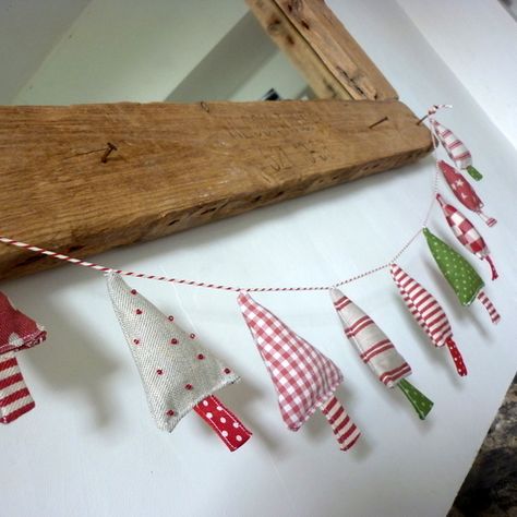 Christmas Tree Garland by KirstyEelson Christmas Sewing Projects, Christmas Bunting, Christmas Tree Garland, Tree Garland, Fabric Banner, Christmas Sewing, Christmas Makes, Noel Christmas, Felt Christmas