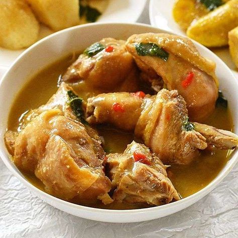 Chicken Pepper Soup, Have A Good Evening, Nigeria Food, African Recipes Nigerian Food, Nigerian Recipes, African Cooking, Hearty Comfort Food, Pepper Soup, Accra Ghana