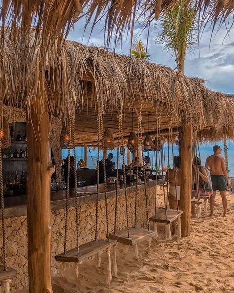 Cafe Beach Design, Beach Club Design Ideas, Beach Cafe Design, Beach Restaurant Aesthetic, Beach Bar Aesthetic, Beach Bar Design, Beach Restaurant Design, Restaurant Exterior, Glamping Resorts