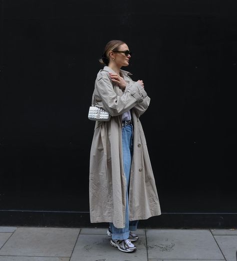 Yesterday I was in a trench, today I could be in shorts! Happy English summer ☔️☀️🤷🏼‍♀️ Thanks @thegirlcalledgeorge for the burb 🫶🏼 Spring outfit, trench coat, trench coat outfit, spring styling, spring fashion, baggy jeans, Coat Outfit Spring, Fashion Baggy Jeans, Trench Coat Outfit Spring, Outfit Trench, Spring Styling, Fashion Baggy, English Summer, Trench Coat Outfit, Coat Outfit