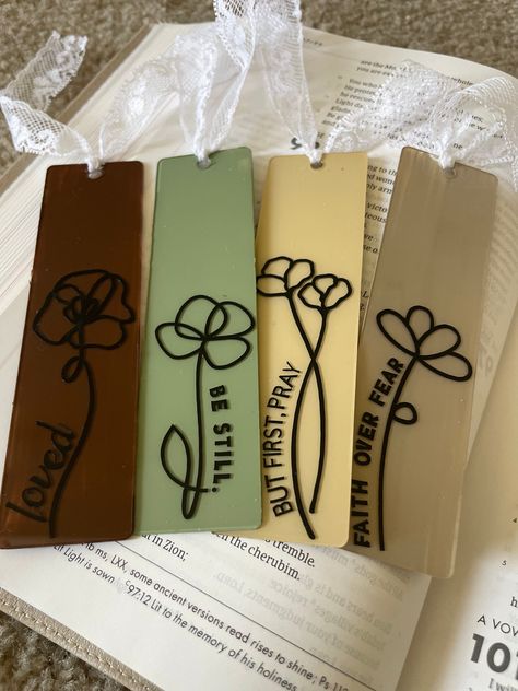 (SET OF 4) Acrylic bookmarks painted with acrylic paint on the back and a bookish saying on the front in permanent vinyl. Acrylic Blank Bookmarks, Custom Acrylic Bookmarks, Acrylic Book Mark Ideas, Vinyl Bookmark Ideas, Painted Wooden Bookmarks, Paint Bookmarks, Acrylic Bookmark Ideas, Bookmarks Painted, Bookmark Acrylic