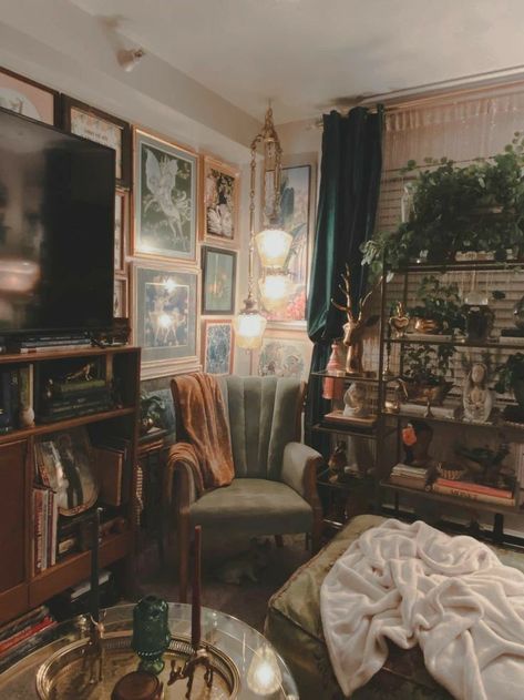 Cottagecore Goth Aesthetic Room, Witches Study Room, Dark Eclectic Apartment, Studio Apartment Dark Academia, Cozy Academia Living Room, Minimalist Retro Bedroom, Dark Eclectic Home Bedroom, Goblincore Office, Cottagecore Housewife