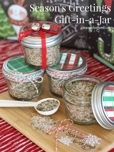 Mason Jar Gift, Homemade Food Gifts, Neighbor Christmas Gifts, Mini Mason Jars, Christmas Food Gifts, Gift Jar, Mason Jar Meals, Homemade Spices, Homemade Seasonings