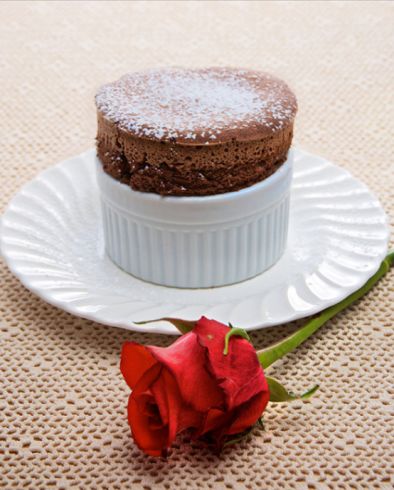 Souffle Recipes Easy, Trending Desserts, Gordon Ramsey Recipes, 2 Guys, Gordon Ramsay Recipe, Souffle Recipes, Chocolate Souffle, Celebrity Chef, Gordon Ramsay