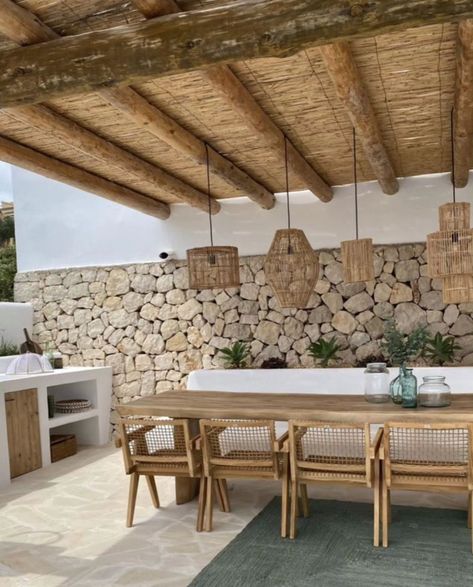 Ibiza Inspired Gardens, Finca Interior, Beachy Backyard, Garden Dining Area, Cabana Decor, Pool House Cabana, Small Balcony Ideas, Backyard Patio Designs, Outdoor Kitchen Design