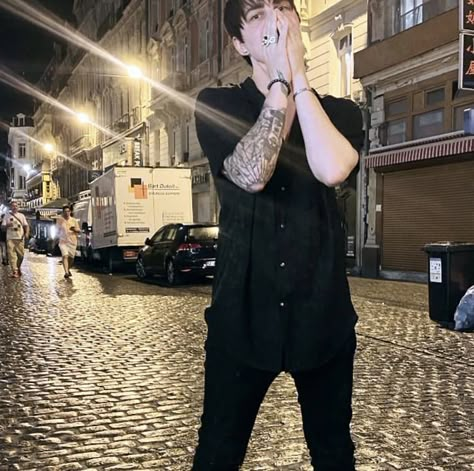 colby brock from sam and colby Colby Brock Suit, Colby Brock Photoshoot, Colby Brock Drinking, Sam And Colby Photoshoot, Sam And Colby Outfits, Colby Brock 2023, Colby Brock Icons, Colby Brock Outfit, Colby Brock Pfp