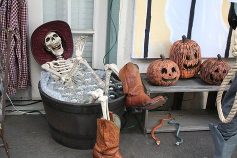 cowboy bath and corpse pumpkins | Halloween Forum Skeleton Bubble Bath Diy, Skeleton Bubble Bath, Western Halloween Decor, Cowboy Skeleton, Skeleton Cowboy, Skeleton Decor, Skeleton Funny, Skeletons Halloween, Casa Halloween