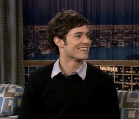 Nerdy Brunette Guy, 80s Face Claims Male, Adam Brody 2000s, Manifesting Husband, Dave Gilmore, Guy Actors, Nerd Guy, Men Smiling, Nerdy Men