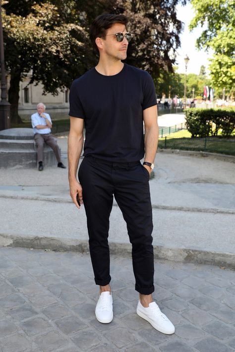 Johannes Huebl Gave Cotton Basics a Rich-Guy Spin | GQ Indie Outfits Men, Black Outfit Men, Herren Style, Man In Black, Mens Summer Outfits, Mens Casual Outfits Summer, Black Chinos, Stylish Men Casual, Herren Outfit