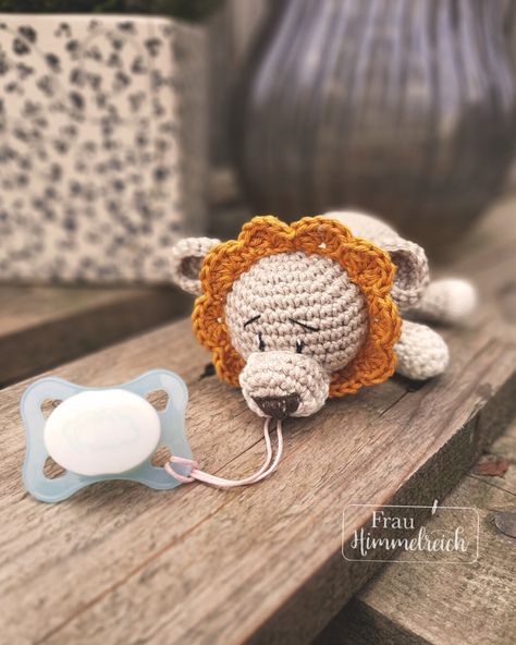 Crochet pattern Amigurumi for a pacifier lion (German) Instructions for crocheting a pacifier lion by Frau Himmelreich as PDF download Pacifier Holder Crochet, Crochet Pacifier Holder, Crochet Pacifier, Crochet Pacifier Clip, Crochet Pattern Amigurumi, Crochet For Boys, Pacifier Holder, Granny Smith, Pacifier Clip