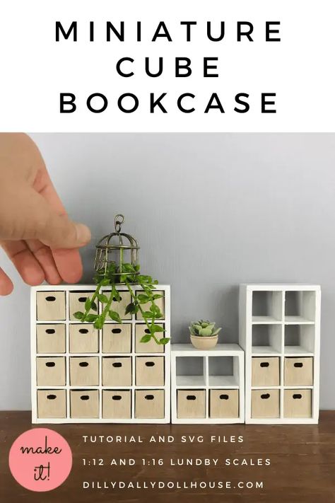 Polymer Clay Miniatures Doll Houses, Make Dollhouse Furniture, Diy Dollhouse Accessories, Dollhouse Furniture Tutorials, Dollhouse Furniture Diy, Bookcase Shelf, Diy Barbie House, Dollhouse Tutorials, Dollhouse Miniature Tutorials