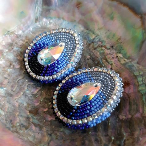 Blue Beaded Earrings Native American, Beaded Earrings Native American, Indigenous Style, Beading Art, Work Earrings, Beadwork Ideas, Beautiful Beaded Earring, Native Beading, Seed Bead Jewelry Patterns