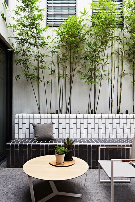 5 Modern Outdoor Spaces That’ll Make You Say “SUMMER!!!” Patio Images, Modern Outdoor Spaces, Outdoor Patio Set, Patio Tiles, Outdoor Patio Chairs, Patio Interior, Terrace Design, Dream Backyard, Contemporary Outdoor