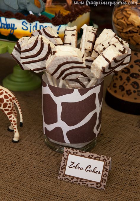 Jungle Safari Birthday Party Ideas Safari Jungle Baby Shower Ideas, Safari Birthday Party Ideas, Jungle Safari Birthday Party, Lion King Birthday Party Ideas, Zebra Cakes, Safari Theme Birthday Party, Jungle Theme Birthday Party, Zoo Birthday Party, Jungle Thema