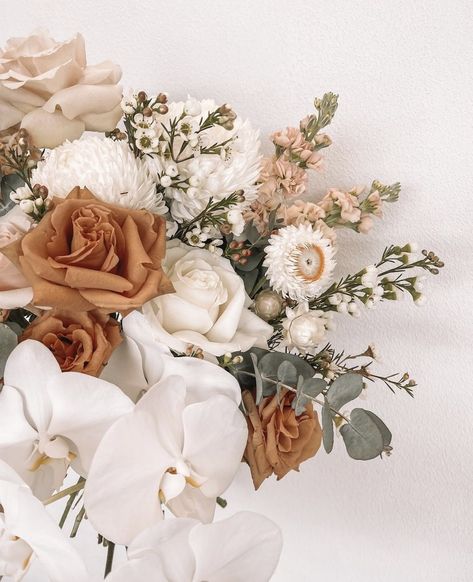 Wedding Flowers Neutral, Flowers Neutral, Neutral Wedding Flowers, Neutral Wedding Colors, Bridal Bouquet Flowers, Dark Rose, Wedding Theme Colors, Neutral Wedding, Instagram S