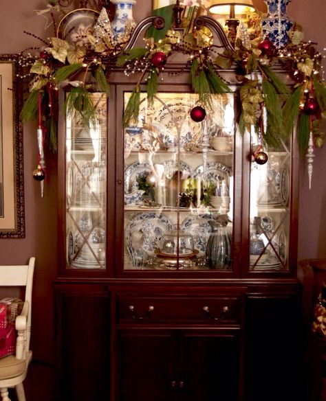 China Cabinet Christmas Decor, Old World Christmas Decor, Christmas Dining Decor, Bakers Racks, Candle Decorations, Winter Florals, Cabinet Top, Decorating Bookshelves, Christmas Candle Decorations