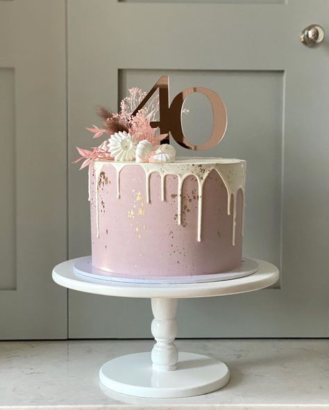 Jessica on Instagram: “I love this rich dusky pink colour, coupled with rose gold tones and light pink dried florals, you really can’t go wrong!   Thank you to…” Gold And Pink Cake Ideas, Rose Gold And Pink Birthday Cake, Baby Pink Cake Ideas, Pink Cakes For Birthday, Blush Pink Birthday Cake, Pink And Gold 40th Birthday Party, Pale Pink Birthday Cake, 30th Birthday Cake Rose Gold, Gold And Rose Gold Cake