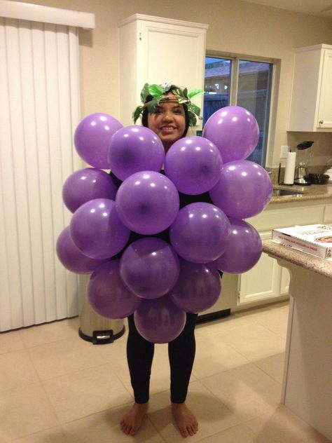 Grape Costume Grape Costume Diy, Diy Grape Costume, Grape Costume, Grapes Costume, Diy Halloween Costumes Easy, Creative Valentines, Costume Diy, Diy Valentines Crafts, Diy Cans