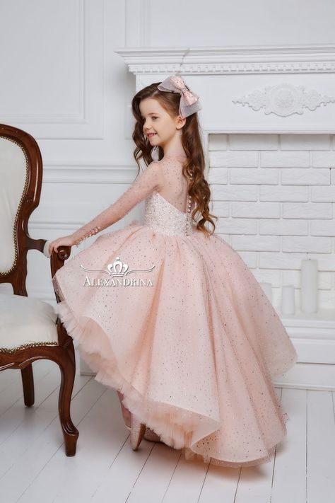 Vintage Flower Girl Dresses, Vintage Flower Girl, Vintage Flower Girls, Flower Girl Dresses Vintage, Girls Ball Gown, Girls Dresses Diy, 파티 드레스, Girls Couture