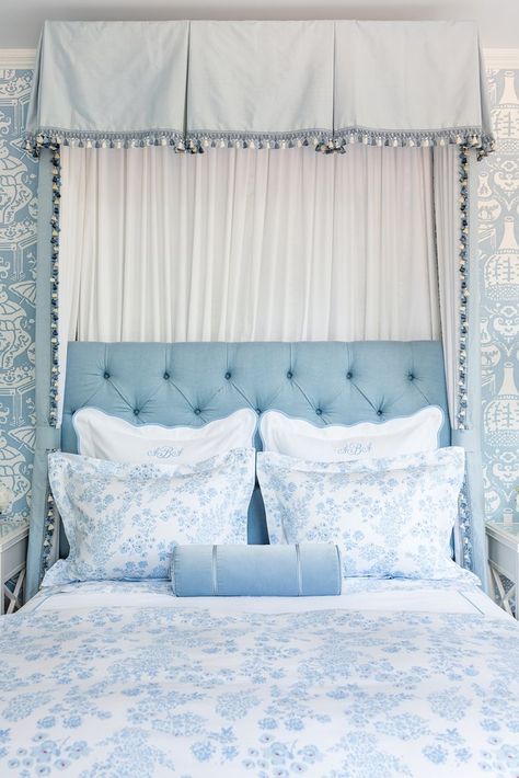 Home Decor Small Apartment, Bailey Mccarthy, Blue Floral Bedroom, Blue Teen Girl Bedroom, Small Apartment Decorating Ideas, Decor Small Apartment, Floral Bedroom Decor, Girls Bed Canopy, Biscuit Home