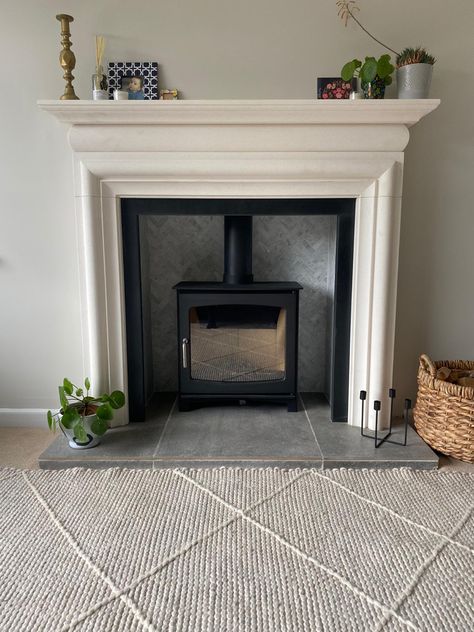 #oneillbrickworkltd #stovefitterstockport #woodburner#woodburners#stoveinstallerstockport #fireplacestockport #woodburnerstockport #stovefittercheshire #stoveinstallercheshire #fireplacecheshire #woodburnercheshire
#logburner #woodburningstove
#woodburningfireplace
#fireplaceideas#woodstoves#logburners#defra#defraapproved#ecodesignready#hetas Slate Hearth Woodburner, Log Burner Surround Ideas, Woodburning Stove Fireplace Ideas, Fireplace Panelling, Woodburner Surround, Stove Fireplace Ideas, Fireplace With Stove, Wood Burning Fireplace Ideas, Woodburner Fireplaces