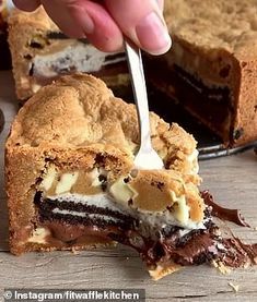 Nutella Cookie Pie, Oreo Cookie Pie, Nutella Pie, Nutella Cookie, Easy Dessert Recipe, Nutella Recipes, Easy Baking Recipes Desserts, Tasty Baking, Cookie Pie