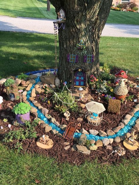 37 DIY Miniature Fairy Garden Ideas to Bring Magic Into Your Home Fairy Garden Ideas For Kids, Fairy Garden Design Ideas, Garden Ideas Driveway, Kids Fairy Garden, Garden Ideas For Kids, Garden Ideas To Make, Indoor Fairy Gardens, Plants Diy, Fairy Garden Ideas