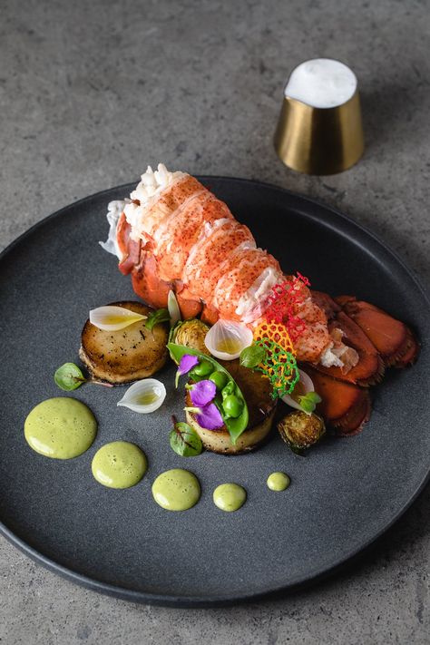 Gourmet Dishes Presentation, Lobster Presentation Ideas, Elevated Food Plating, Restaurant Dishes Presentation, Lobster Dishes Fine Dining, Fancy Food Photography, High End Restaurant Food, Fine Dining Fish Recipes, Lobster Fine Dining