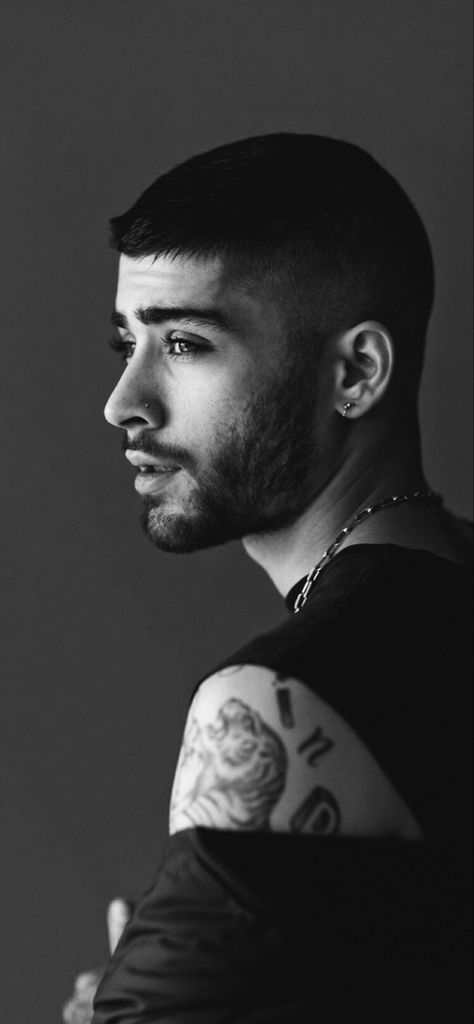 ZAYN Zayn Malik Wallpaper, Zayn Malik, Wallpaper Iphone, A Man, Iphone, Tattoos, Green