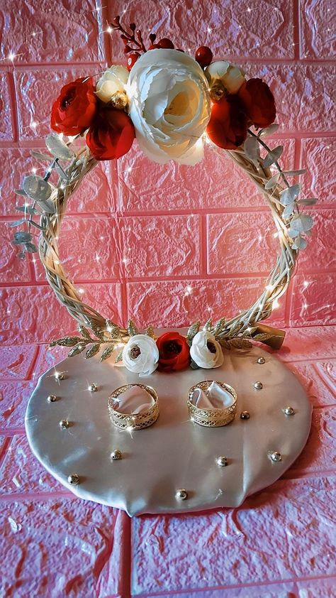 Nikah Frame, Diy Engagement Decorations, Diy Engagement Ring, Ring Box Wedding Diy, Wooden Decoration Ideas, Haldi Decoration, Choco Lava, Engagement Ring Platter, Wedding Gift Hampers