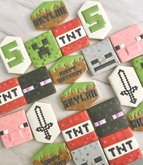 Minecraft Biscuits, Minecraft Cookies Decorated, Minecraft Sugar Cookies, Minecraft Birthday Decorations, Boys 8th Birthday, Minecraft Cookies, Cookie Decorating Icing, Minecraft Birthday Cake, Minecraft Theme