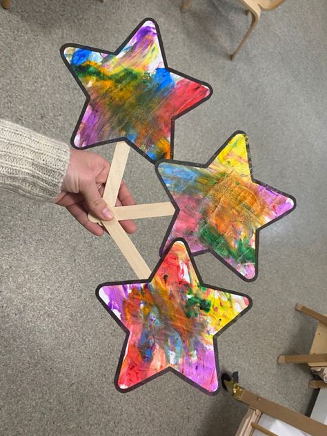 Finger paint with glitter paint, cut out and add popsicle stick to make a wand Star Art Activities For Preschool, Wand Craft Preschool, Star Wand Craft, Star Crafts Preschool, Stars Activities For Preschool, Star Activity Preschool, Preschool Star Activities, Space Theme Crafts Preschool, Space Activity Preschool