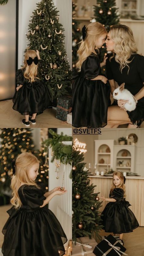 Gold Christmas Family Photos, Classy Christmas Photoshoot Family, Black Christmas Photoshoot Family Outfit, Christmas Pictures Black Outfits, Classy Christmas Pictures Family, Christmas Family Photos With Santa, Fancy Holiday Family Photos, Christmas Photos Black Outfits, Mom And Kids Christmas Photoshoot