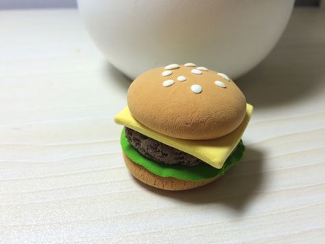 Clay Cheese Burger Air Dry Clay Burger, Basic Clay Art, Plasteline Ideas, Clay Date Ideas Easy, Clay Date Ideas, Clay Burger, Clay Date, Clay Activity, Clay Art For Kids