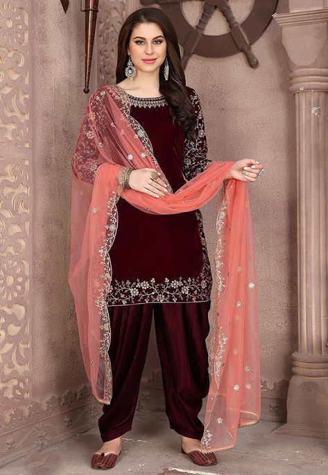 Velvet Punjabi Suits, Punjabi Suit For Ladies, Patiala Dress, Patiala Salwar Kameez, Patiyala Dress, Costume Gris, Patiala Salwar Suits, Straight Cut Dress, Designer Punjabi Suits