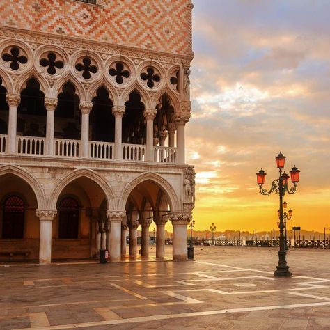 Doges Palace Venice, Doges Palace, Italian Architecture, Beautiful Buildings, Venice Italy, Verona, Java, Europe Travel, Venice