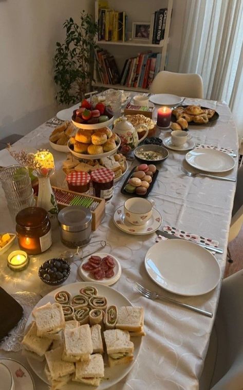 English Tea Aesthetic, Feast Aesthetic, Hostess Aesthetic, Merienda Aesthetic, Tea Set Aesthetic, High Tea Aesthetic, Afternoon Tea Aesthetic, Aesthetic Tea Party, Friendsgiving Aesthetic