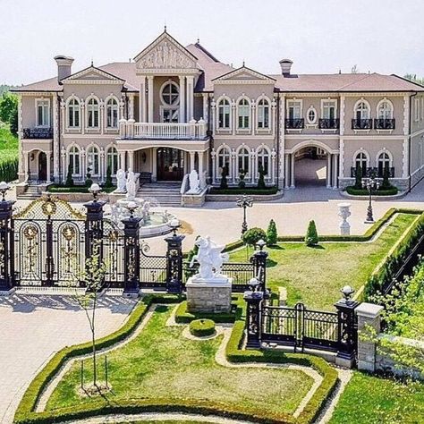 12.9k Likes, 195 Comments - Mega Mansions (@mega_mansions) on Instagram: “Stunning Luxury Estate✨ | Follow @lux.toys” Home Designs Exterior, Luxury Houses Mansions, Dream Mansion, Mega Mansions, Luxury Estate, Modern Mansion, Mansion Interior, Mansions Luxury, Mansions Homes