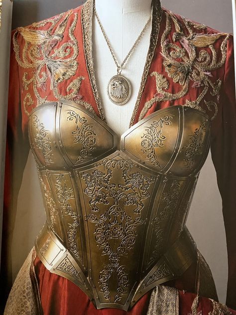 Lannister Armor, Cersei Lannister Aesthetic, Cersei Lannister Costume, Lannister Aesthetic, Armour Dress, Best Costume Ever, Gold Corset, Game Of Thrones Costumes, Armor Dress