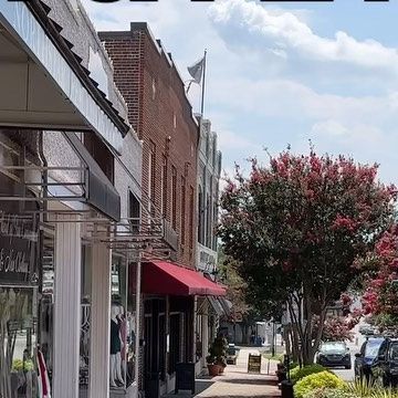 Karla | Things to do with Kids in Charlotte on Instagram: "Things to do in Charlotte: Visit Belmont, NC. 📍Belmont, NC is about 30 minutes outside of Charlotte. 1️⃣Start the day with brunch at @nelliessouthernkitchen! Named after the Jonas Brothers’ great-grandmother, Nellie, this southern kitchen serves up a delightful blend of classic family recipes with a modern twist. Don’t miss their mouthwatering Shrimp and Grits, sizzling Steak and Eggs, and kid-friendly favorites like waffles, pancakes, eggs, and bacon. A perfect way to start the day in Belmont. 🚗Free nearby parking located next to the Belmont Main Street Association Building. 2️⃣Walk down Main Street and head to Stowe Park. This partially shaded playground offers two playground structures for kids ages 2-5 and 5-12. Movies are Belmont North Carolina, Belmont Nc, Playground Structures, Southern Kitchen, Shrimp And Grits, Steak And Eggs, Things To Do With Kids, Jonas Brothers, Start The Day