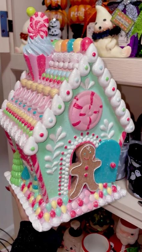 Facebook Gingerbread Craft, Christmas Sleepover, Foam Christmas Ornaments, Gingerbread House Candy, Home Decor Boutique, Gingerbread Theme, Candy Christmas Tree, Gingerbread Diy, Gingerbread Christmas Decor