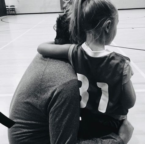 Forget Diamonds — A Daddy Is A Girl's Best Friend. - InspireMore Dad Aesthetic, Girl Drama, Heartwarming Photos, Sense Of Self, Daughters Day, Girl Dad, Dad Baby, Teenage Daughters, Dad Daughter