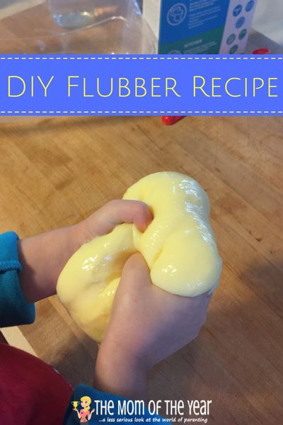 These DIY sensory play recipes are perfect for fidgety kids to make and play with! Using only a few ingredients you'll find in your pantry, it's time to whip up these easy batches of homemade flubber, foam dough and slime! I love the fun twist you can add to to the slime! Playfoam Pluffle Diy, Fizzy Play, Flubber Recipe, Diy Sensory Play, Foam Dough, Classroom Recipes, Sensory Play Recipes, Homeschool Art Projects, Diy Sensory