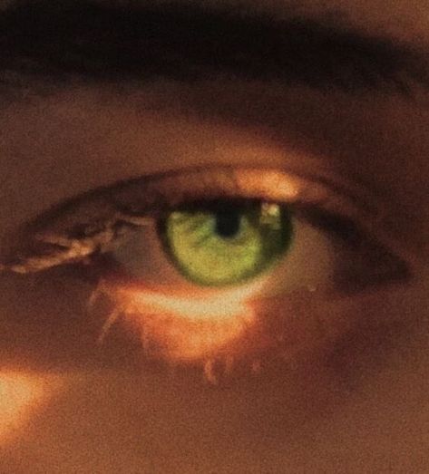 Blue Eyes Aesthetic, Dark Academia Aesthetic Wallpaper, Green Inspo, Verde Smeraldo, Emerald Eyes, Wallpaper Green, Dark Circles Under Eyes, Green Eye, Remove Dark Circles