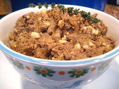 My Grandma Dorothy's Chopped Liver Chopped Chicken Livers Recipe, Keto Spreads, Chicken Liver Pate Recipe, Liver And Onions Recipe, Jewish Food Recipes, Gefilte Fish, Chicken Liver Recipes, Jewish Passover, Chopped Liver