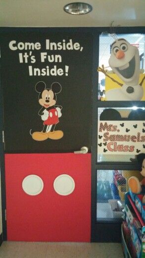 Mickey door Valentines Classroom Door, Mickey Classroom, Animal Print Classroom, Disney Teacher, Ladybug Room, Disney Decorations, Preschool Classroom Setup, Mickey Mouse Room, Mickey Mouse Classroom