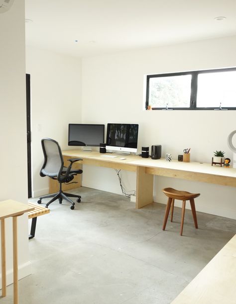 Long Desk Along Wall, Long Office Desk, Warehouse Office Design, Plywood Desk, Low Bookshelves, Pipe Desk, Home Atelier, Plywood Design, Long Desk