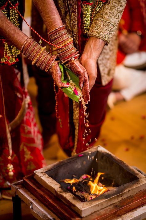 5-Day Traditional Indian Wedding Celebration #indianweddingphotography #IndianWeddingIdeas विवाह की फोटोग्राफी की मुद्राएं, भारतीय दुल्हन संबंधी, Indian Wedding Pictures, Indian Wedding Poses, Indian Marriage, Pengantin India, Marriage Photography, Indian Wedding Photography Couples, Indian Wedding Couple Photography