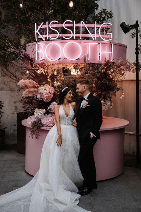 Wedding Kissing Booth, Kissing Booth Wedding, Diana Wedding, Booth Wedding, Wedding Kiss, Southern Highlands, Beach Wedding Photography, Kissing Booth, Hunter Valley