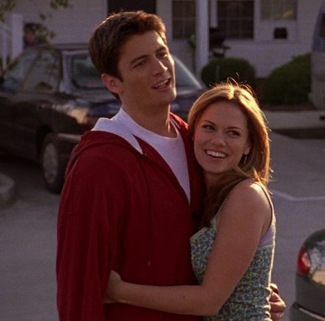 Nathan Scott and Haley James Scott - James Lafferty and Joy Lenz - one tree hill One Tree Hill Cast, Nathan Haley, One Tree Hill Quotes, Bethany Joy Lenz, Best Tv Couples, Haley James Scott, James Lafferty, Nathan Scott, Peyton Sawyer